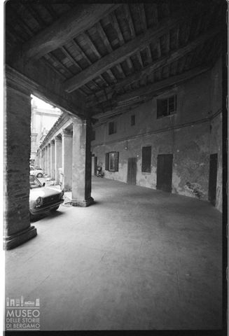 Delta del Po, i portici di piazza Umberto a Mesola