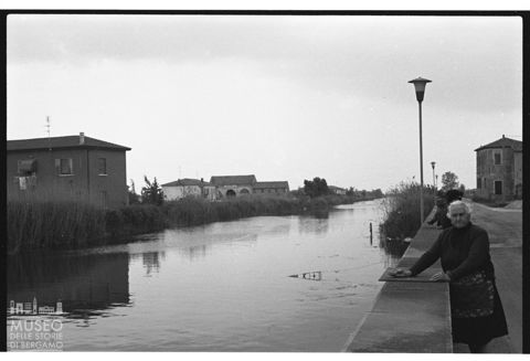 Delta del Po, centro abitato lungo un canale