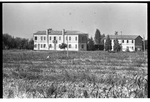 Delta del Po, cascinali tra i campi
