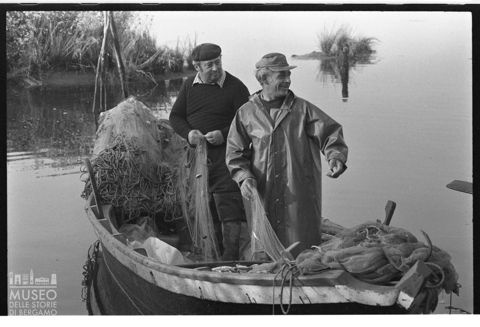 Delta del Po, due pescatori
