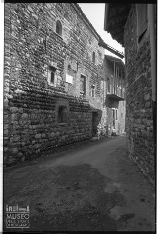 Scorcio di via Porta ad Almenno San Salvatore