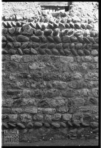Particolare di muro ad opus incertum