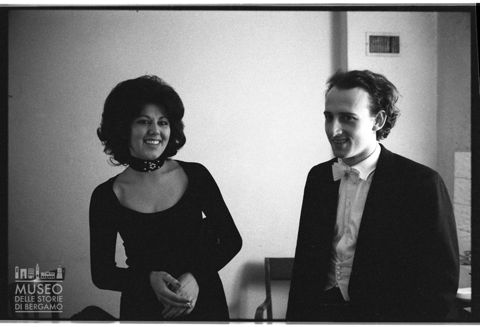 Ritratto di Maurizio Pollini con giovane donna