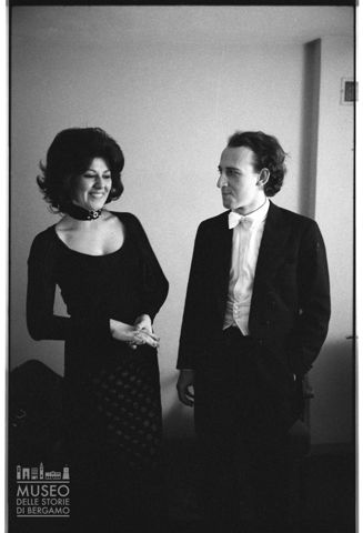 Ritratto di Maurizio Pollini con giovane donna