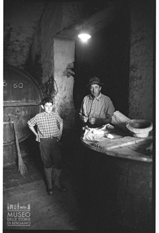 Ritratto di contadini in una cantina