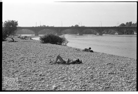 Spiaggia nei pressi del Ponte sul Ticino a Vigevano