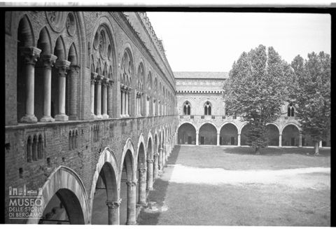 Scorcio della corte interna del Castello Visconteo di Pavia