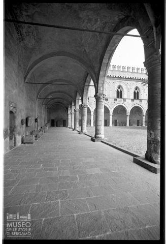 Scorcio della corte interna del Castello Visconteo di Pavia