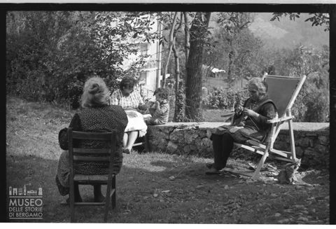 Scena di vita quotidiana in Val Gandino