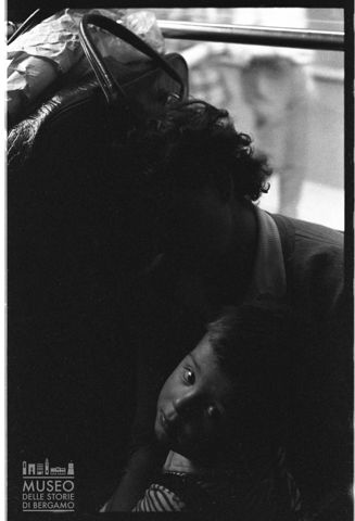 Donna con bambino a Praga