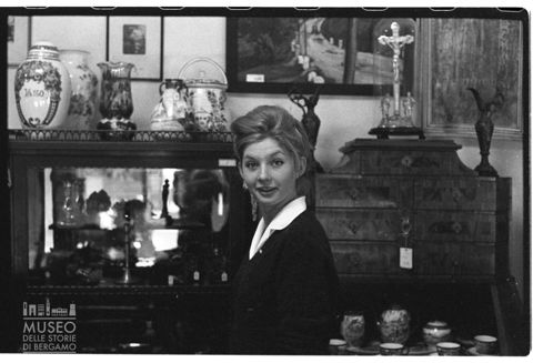 In un negozio di antiquariato a Praga