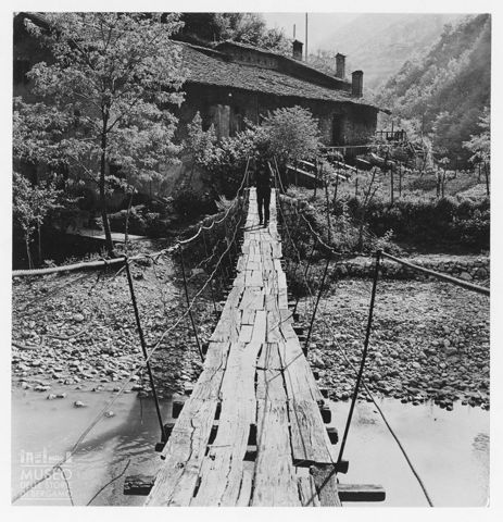 Passerella su un torrente in Valle Imagna
