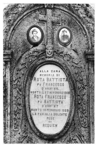 Lapide funeraria nel cimitero di Valsecca