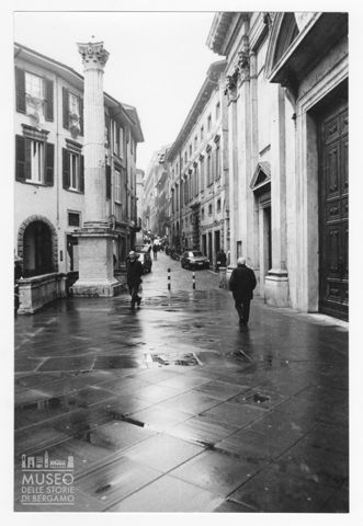 Veduta di via Sant'Alessandro