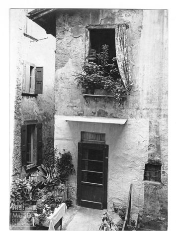 Veduta di un piccolo cortile