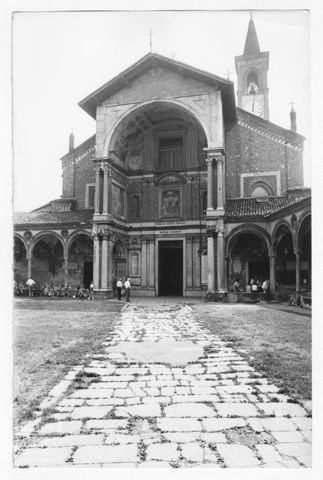 Fronte e chiostro di Santa Maria Nuova ad Abbiategrasso