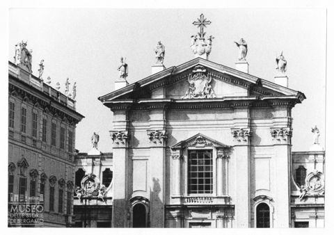 Facciata del Duomo di Mantova
