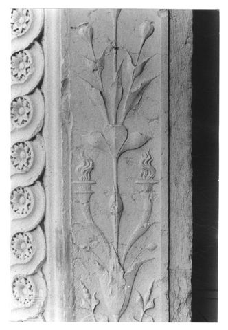 Dettaglio decorativo di un pilastro