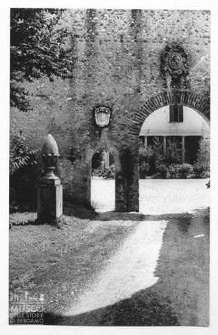 Scorcio di una delle corti interne del Castello di Turbigo