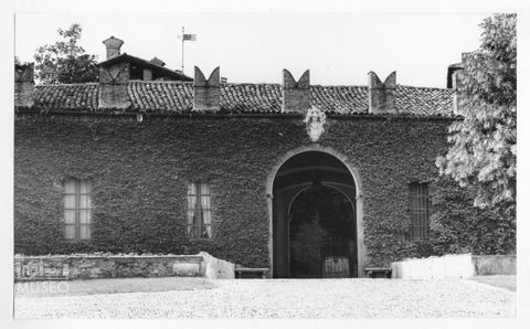 Veduta dell'ingresso di un castello