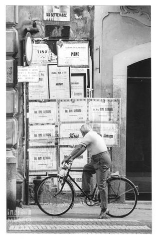 Uomo in bicicletta