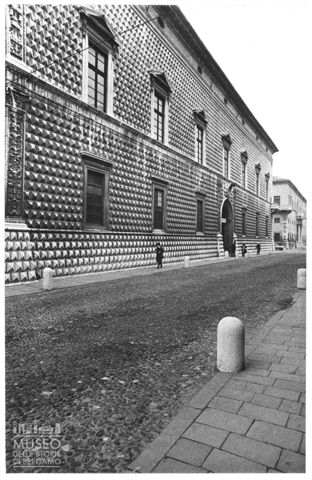 Scorcio di Palazzo dei Diamanti a Ferrara