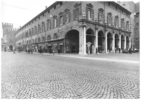 Veduta di corso Martiri della Libertà a Ferrara