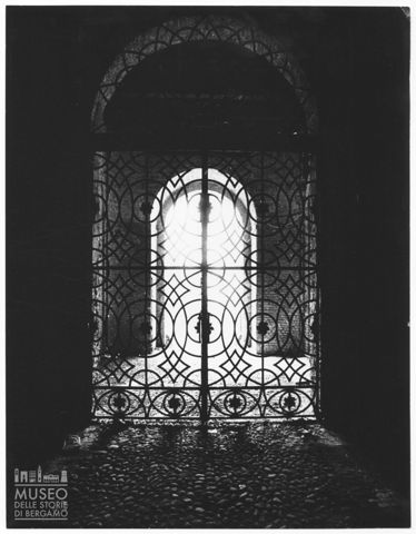 Cancello di Palazzo Muzzarelli Crema a Ferrara