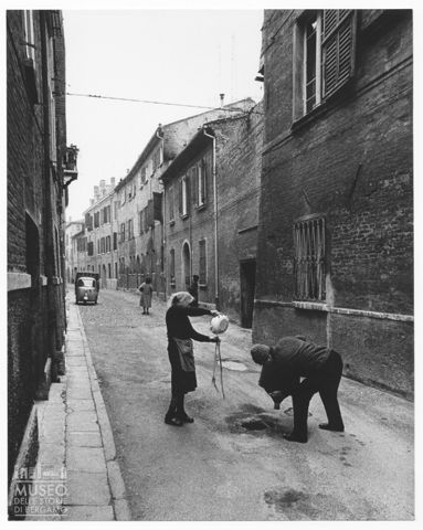 Scena di vita quotidiana a Ferrara