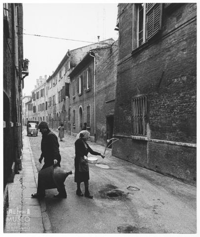 Scena di vita quotidiana a Ferrara
