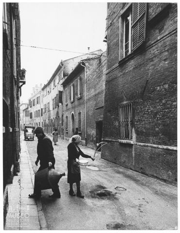 Scena di vita quotidiana a Ferrara