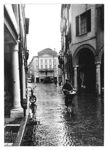 Scena di vita quotidiana a Mantova