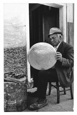 Ritratto di uno stagnino nelle Marche