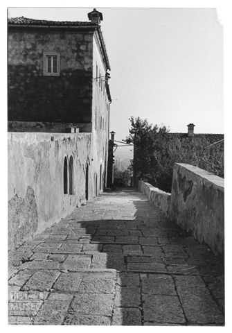 Scorcio di un vicolo selciato