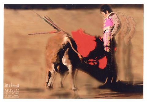 Toro e torero durante una corrida