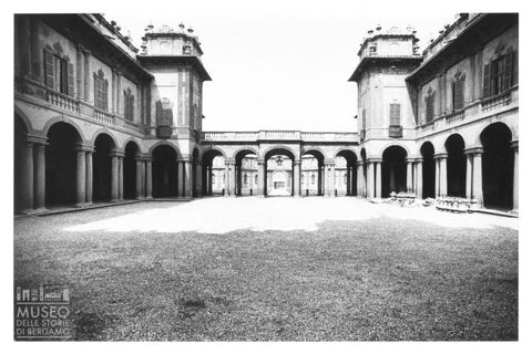 Cortile di Palazzo Nuovo nel Castello di Brignano