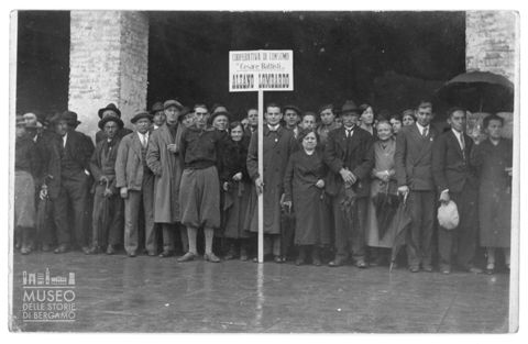 Ritratto di gruppo di aderenti alla cooperativa 