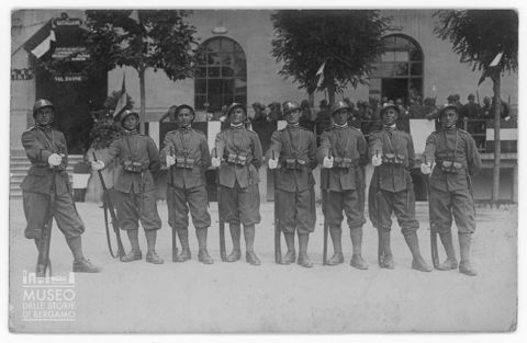 Ritratto di gruppo di militari