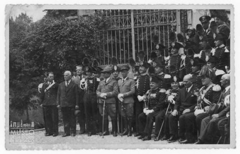Gruppo di Carabinieri e militari fascisti
