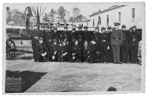 Gruppo di militari
