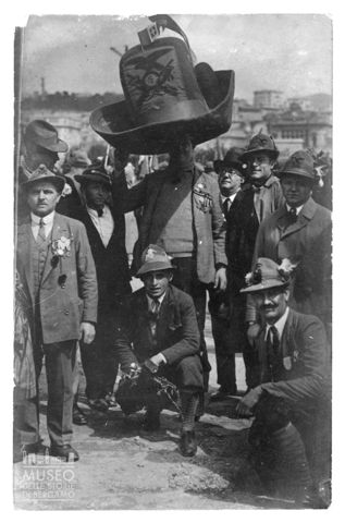 Ritratto di gruppo di alpini