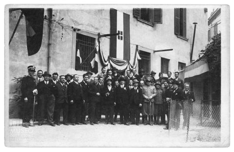 Ritratto di gruppo all'inaugurazione della nuova caserma della Questura di Bergamo