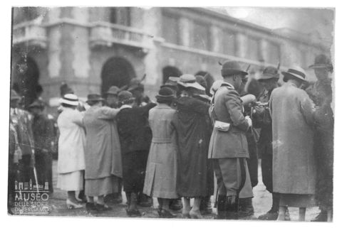 Bergamo, cerimonia di consegna delle drappelle