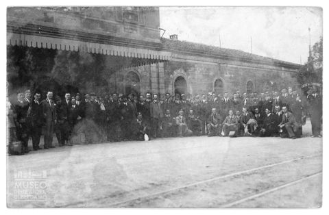 Bergamo, ritratto di gruppo di granatieri