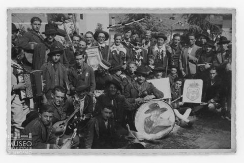 Ritratto di gruppo in un'occasione di festa