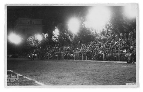 Bergamo, spettatori in notturna