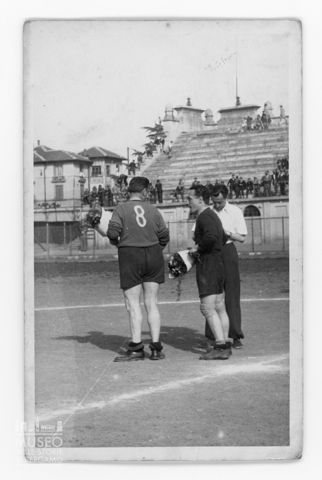 Bergamo, calciatori e arbitro