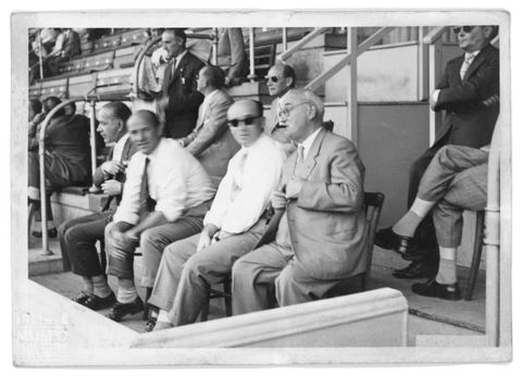 Bergamo, uomini in tribuna