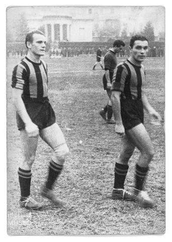 Bergamo, ritratto di due calciatori