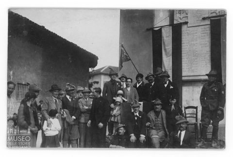 Torre Boldone, alpini e monumento ai caduti